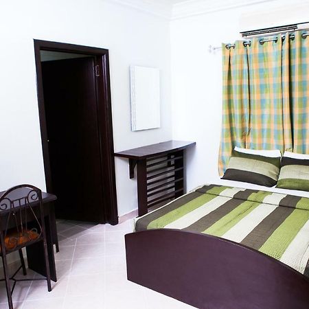 Maxwell Court Apartments Accra Eksteriør billede