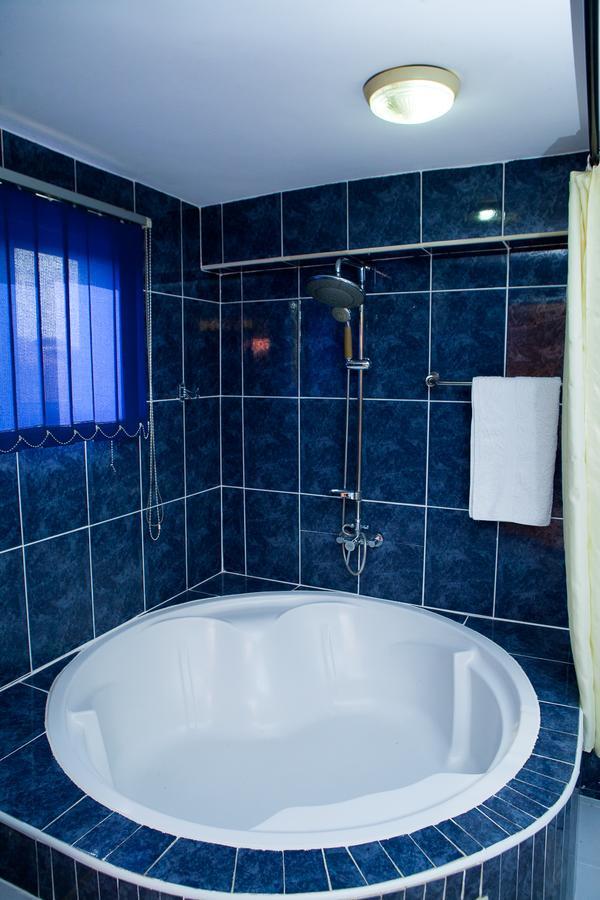 Maxwell Court Apartments Accra Eksteriør billede
