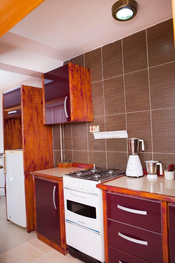 Maxwell Court Apartments Accra Eksteriør billede