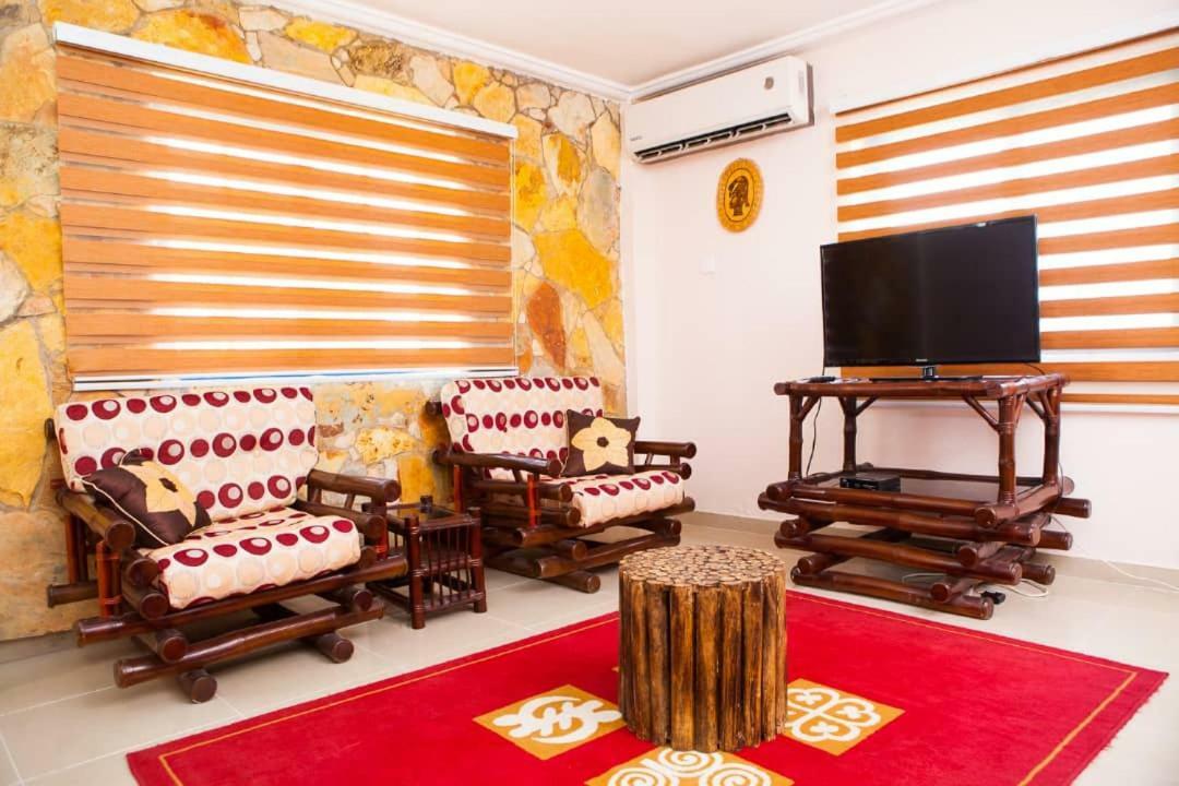 Maxwell Court Apartments Accra Eksteriør billede