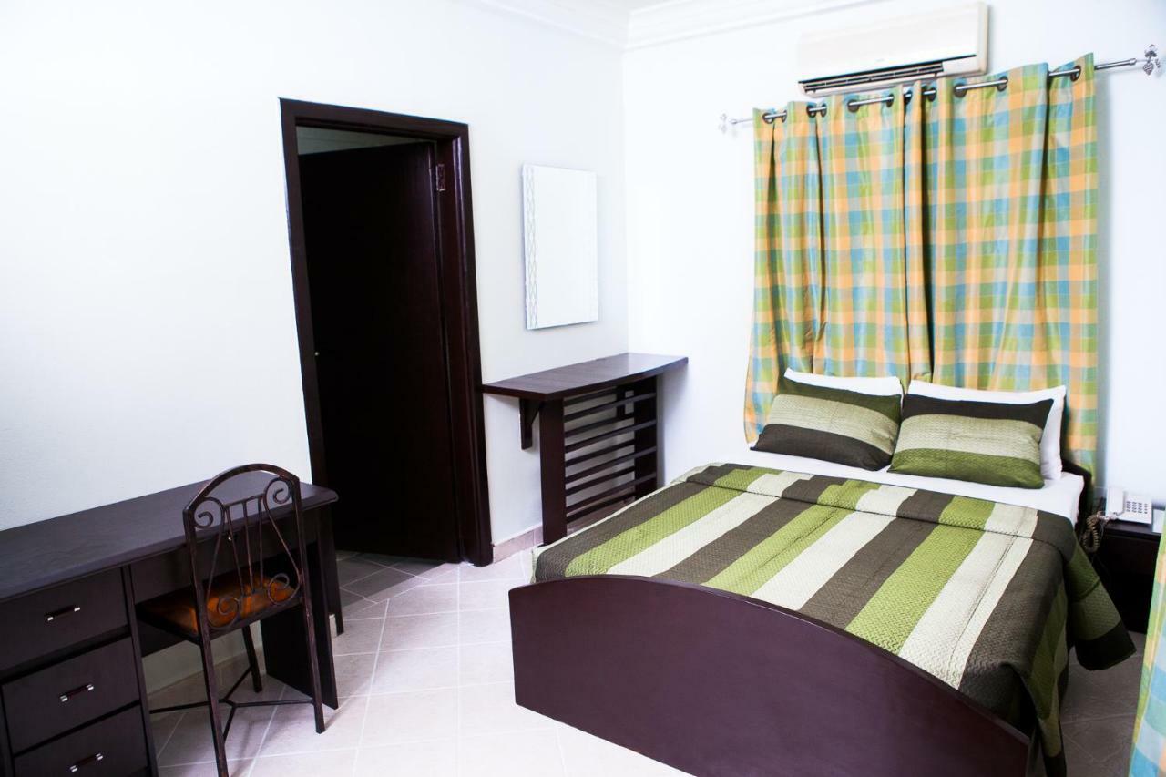 Maxwell Court Apartments Accra Eksteriør billede